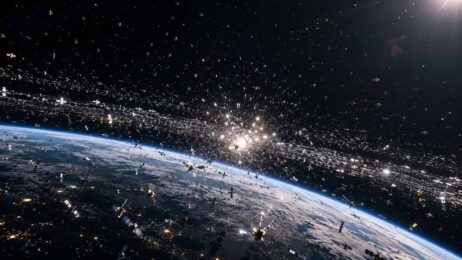 Orbitale Trümmerwolke über der Erde